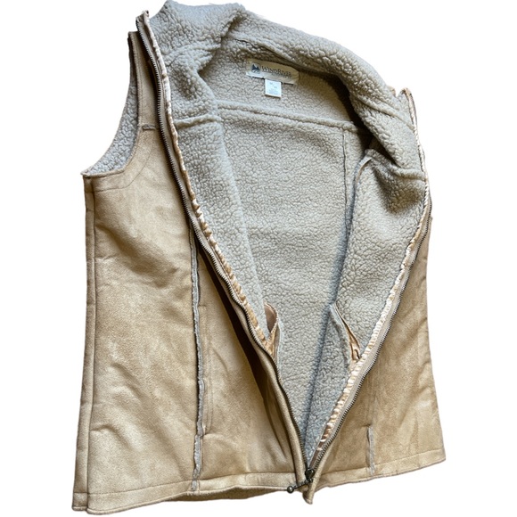Wind river faux suede winter/fall vest size medium - Picture 2 of 4